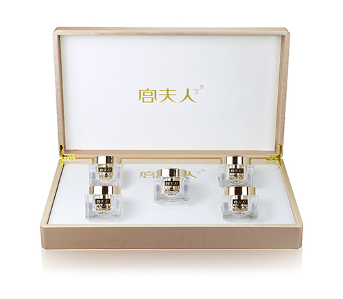 宮夫人鎏金御齡霜(官網(wǎng)用).jpg 宮夫人鎏金御齡霜(官網(wǎng)用).jpg